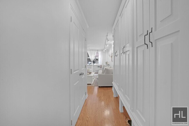 Foto del edificio - 315 E 70th St