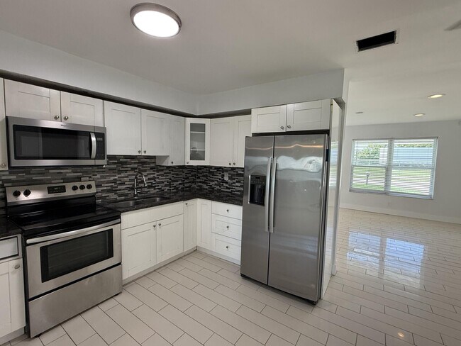 Foto del edificio - 640 W 34th St