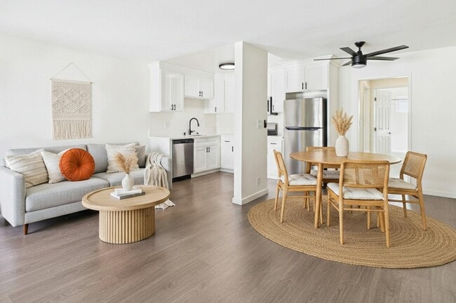 Foto del edificio - Reseda Apartments