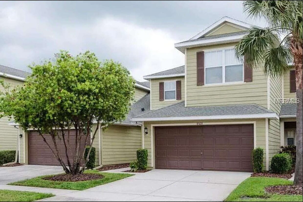 Photo - 2 Community Pools • 3-Bed Townhome • Gated Community • Modern Kitchen • Prime New Tampa Location