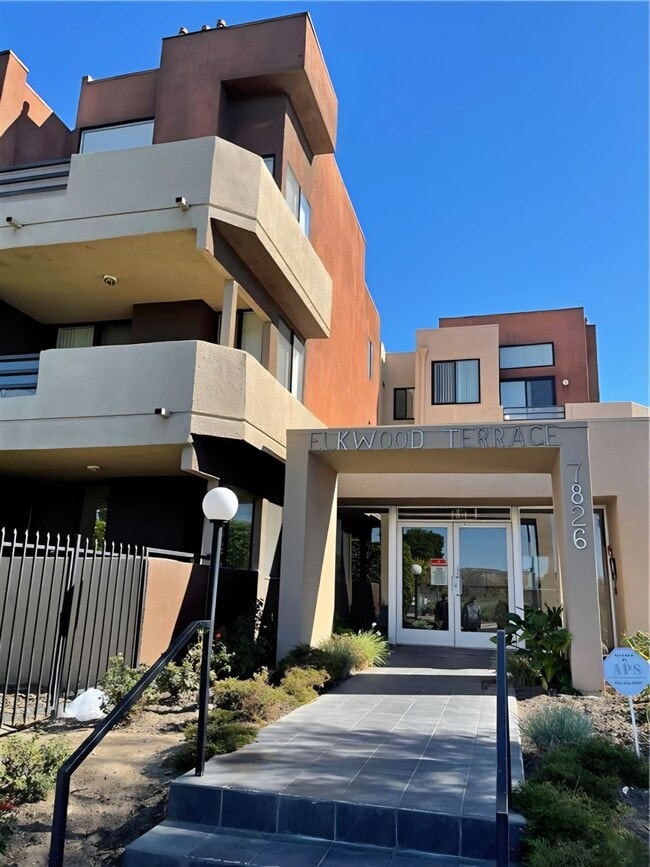 Building Photo - 7826 Topanga Canyon Blvd