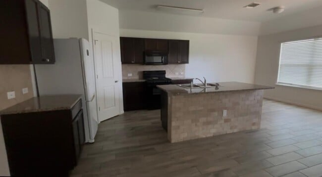 Foto del edificio - 137 Rafe Ct