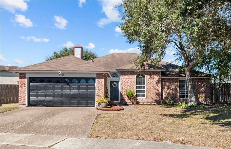 Foto principal - 6302 Penny Ln