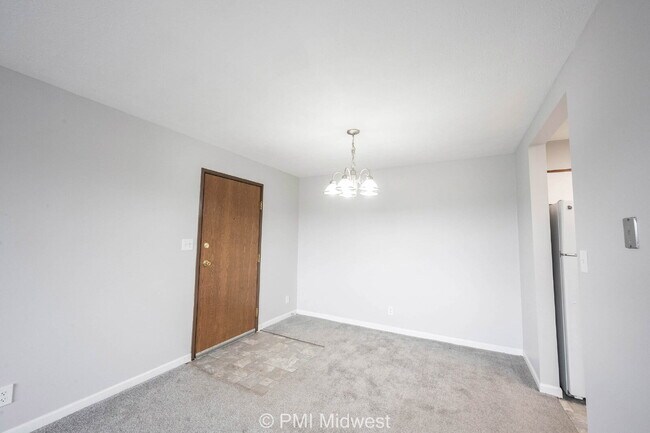 Foto del edificio - "Charming 2-Bed Oasis with 1.5 Baths in Sh...