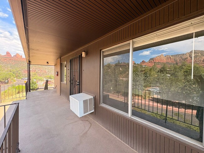 Building Photo - APARTMENT:  APPLE TREE SQUARE APARTMENTS-UPTOWN SEDONA