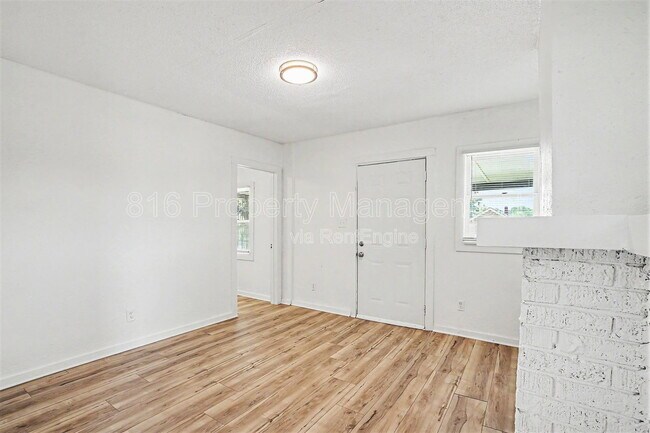Foto del edificio - 5013 S Benton Ave