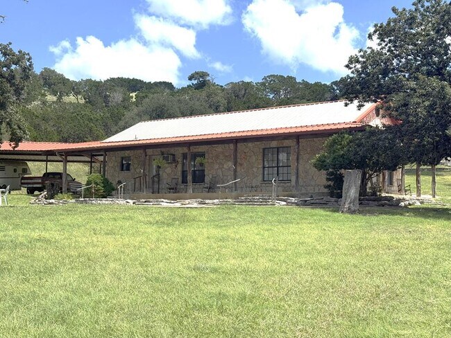 Foto del edificio - 1904 Bear Creek Rd