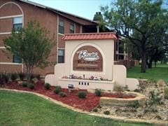 Primary Photo - Fontaine Apartments