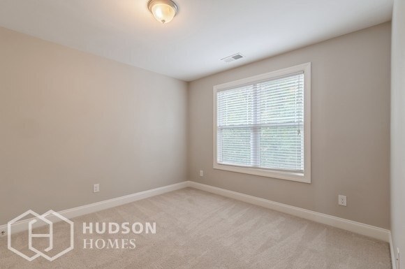 Foto del edificio - NOW AVAILABLE! - 256 Neuse Landing Dr, Cla...