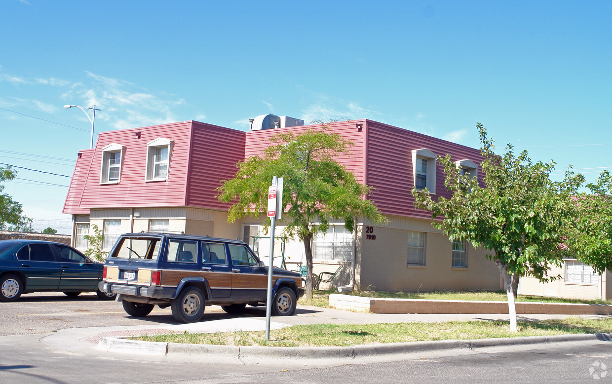 Primary Photo - Truman Apartments