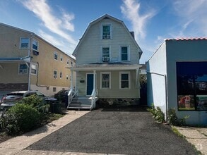 Building Photo - 236 Battle Ave
