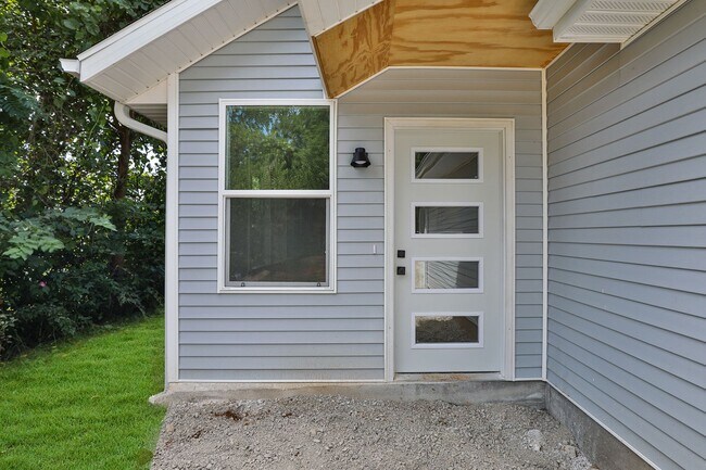 Foto del edificio - BRAND NEW 3 Bedroom | 2 Bathroom | 2 Car G...