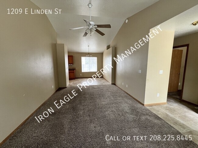 Foto del edificio - 1209 E Linden St