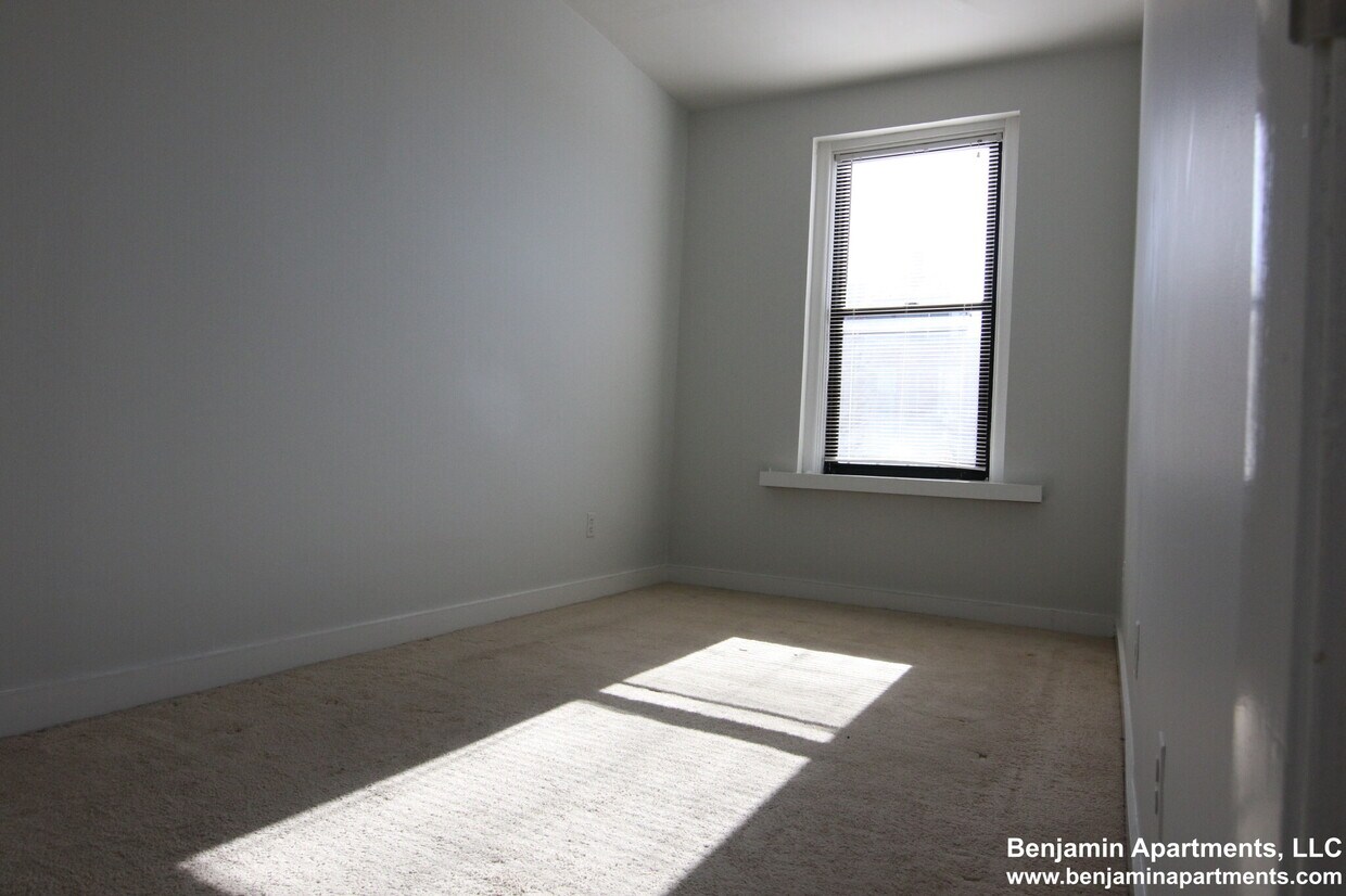 Building Photo - 546 Columbus Ave