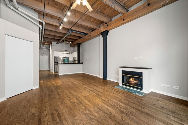 Building Photo - 701 W Jackson Blvd