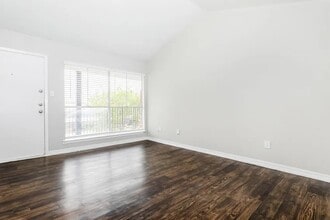 Building Photo - 4400 Memorial Dr