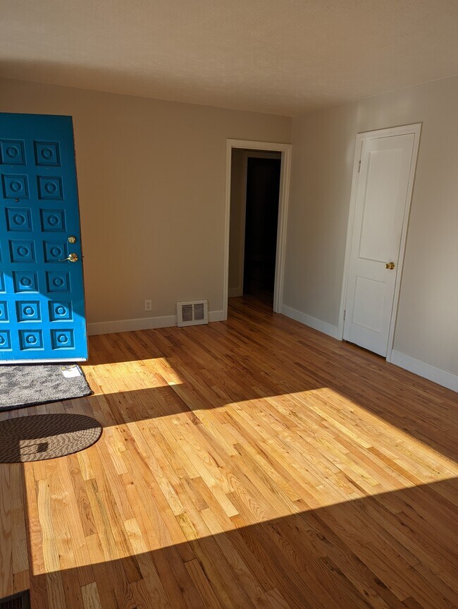 Foto del edificio - 1507 E Rockwell Ave