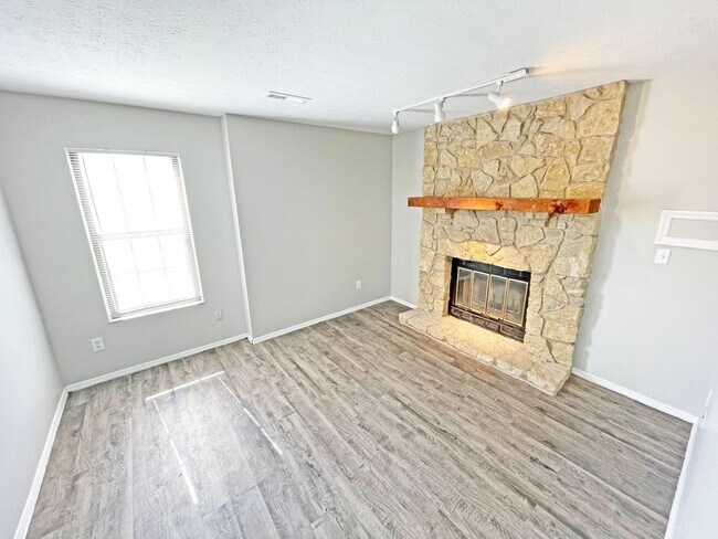 Building Photo - Welcoming Single Family in Dayton!