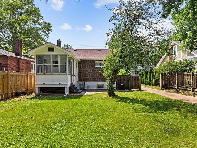 Foto del edificio - 2 bed 1 bath Maplewood home for Lease