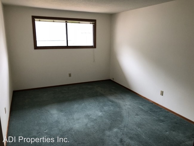 Building Photo - 11640 SW Corby Dr