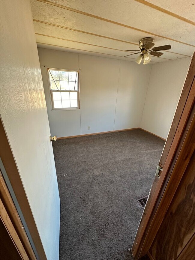 Foto del edificio - 3 bedroom, 2 baths, Wagener. $950 a month. Call 803-537-0185