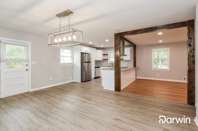 Building Photo - 2524 Cherrywood Ln SW