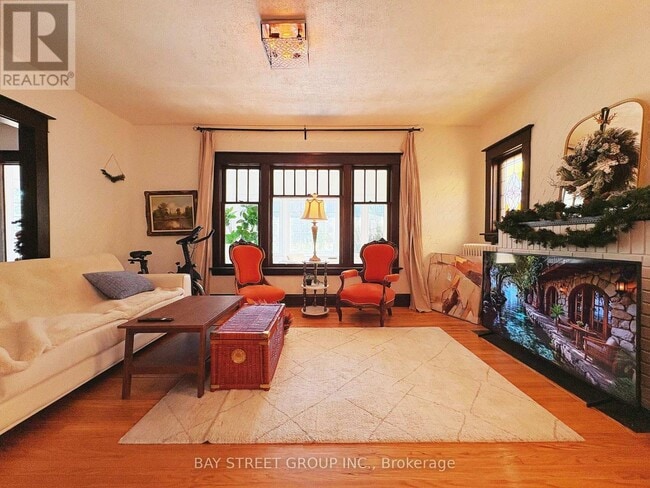 Photo du bâtiment - 5152 Third Ave