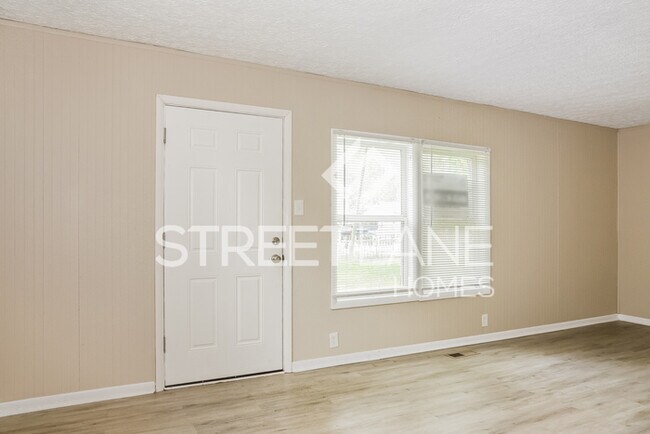 Building Photo - Charming 3 Bedroom 1 Bath Home Ready to Rent!