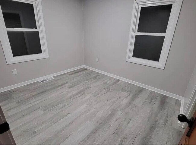 Foto del edificio - 400 Barth Ave