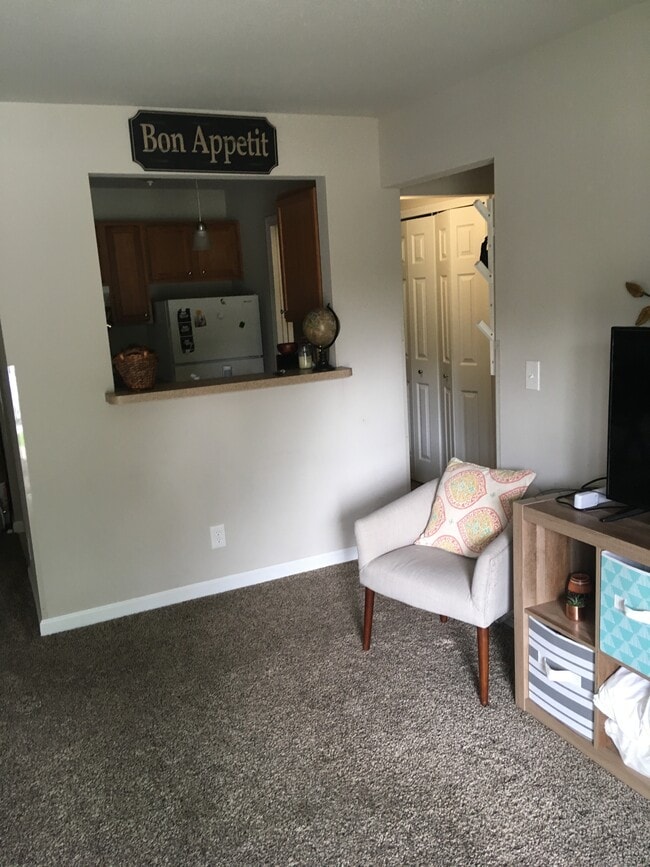 Building Photo - 952 Bloomfield Village Blvd