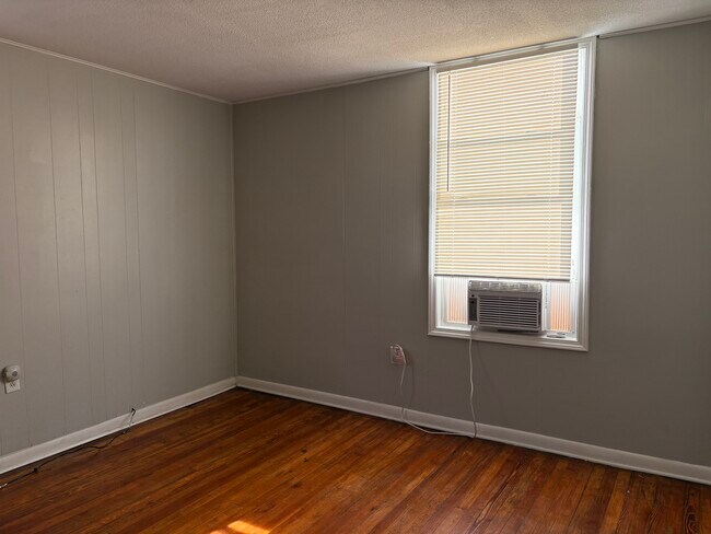 Foto del edificio - 729 E Maple St