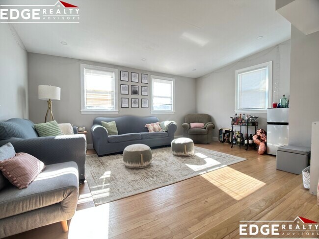 Building Photo - 14 Glenmont Rd