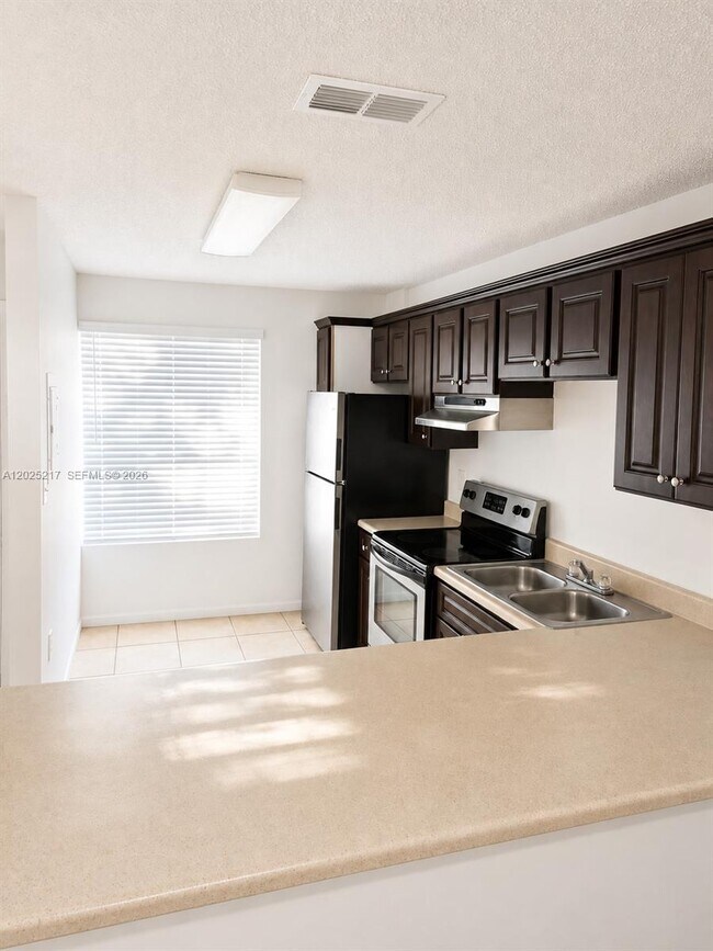 Building Photo - 2240 SW 81st Ave