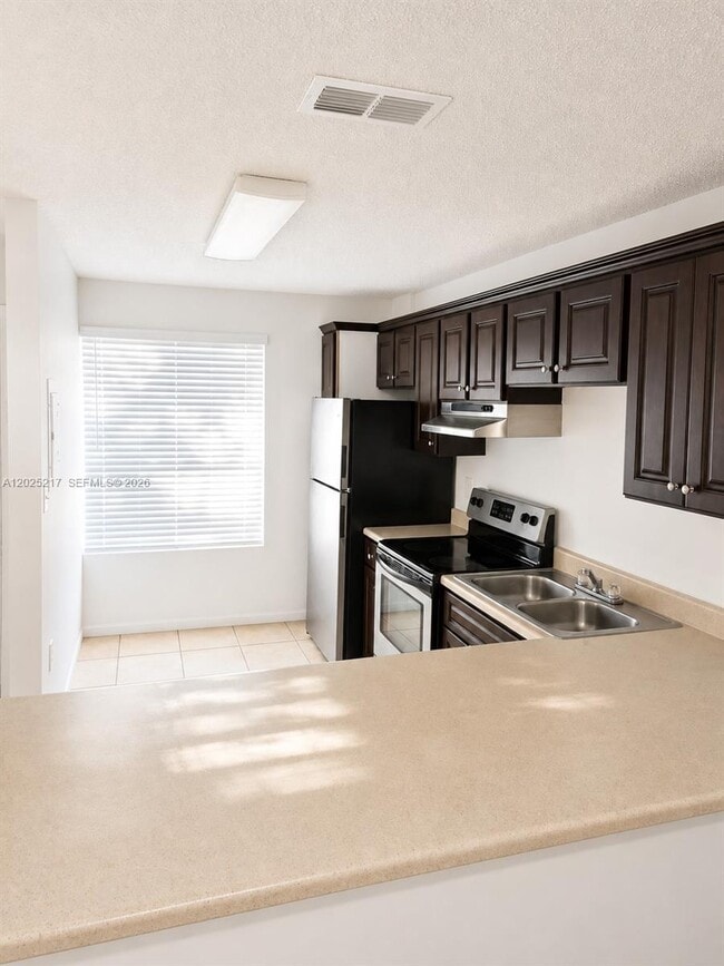 Building Photo - 2240 SW 81st Ave