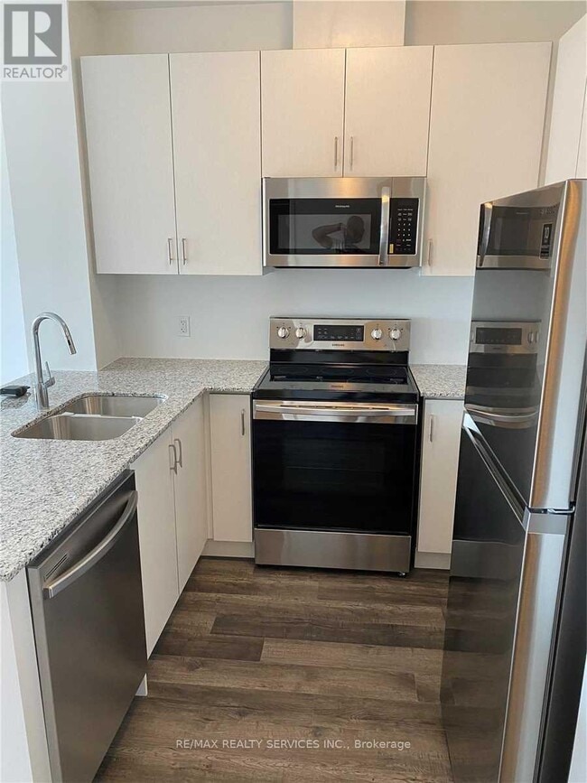 Photo du bâtiment - 102 Grovewood Common