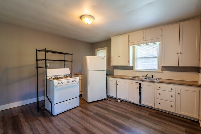 Foto del edificio - West Tulsa 2 Bedroom Home! Available Mid-N...