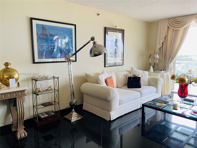 Foto del edificio - 8855 Collins Ave