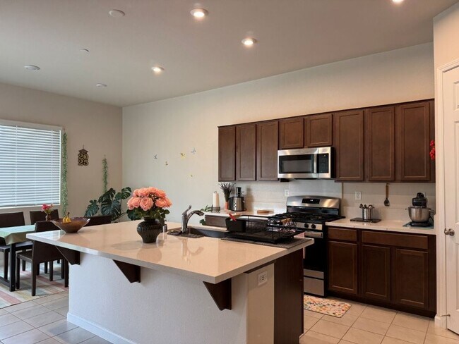 Foto del edificio - Beautiful Springlake Home with Solar and S...