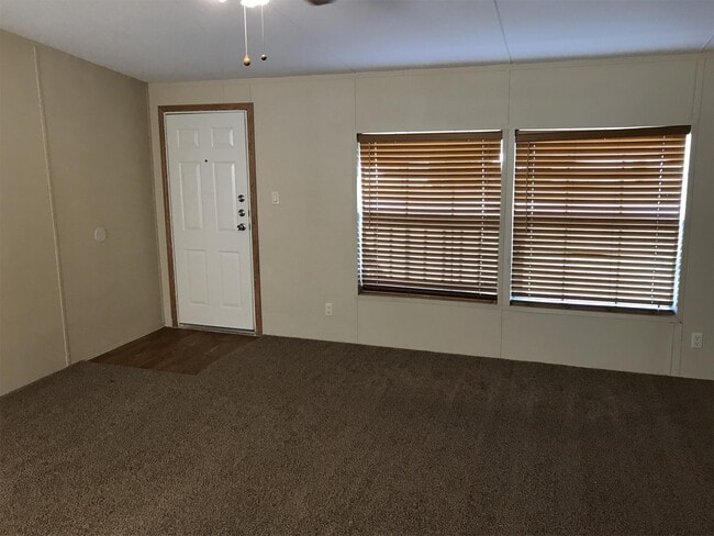 Building Photo - 2500 Redwood Cir