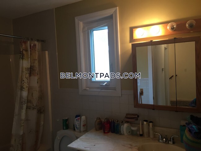 Foto del edificio - 73 Hittinger St