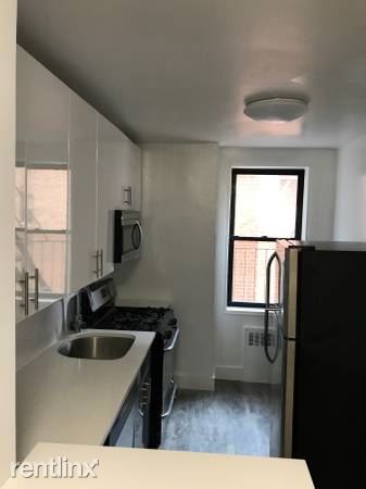 Foto del edificio - 13240 Sanford Ave