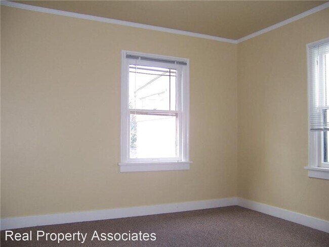 Building Photo - 2 br, 1 bath House - 7553A 15th Ave NW