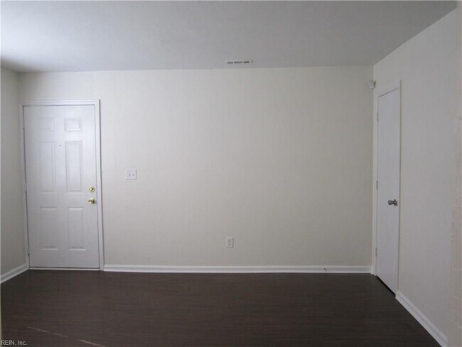 Building Photo - 6036 Camellia Dr