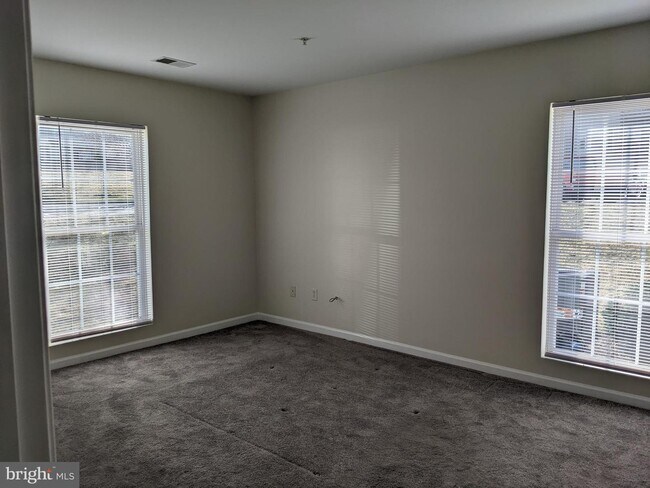 Building Photo - 136 Brookland Ct
