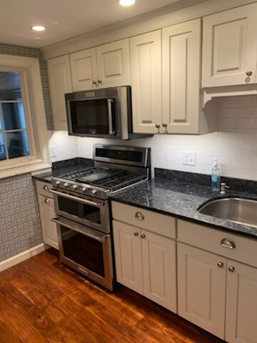 Kitchen - 53 Bromfield St
