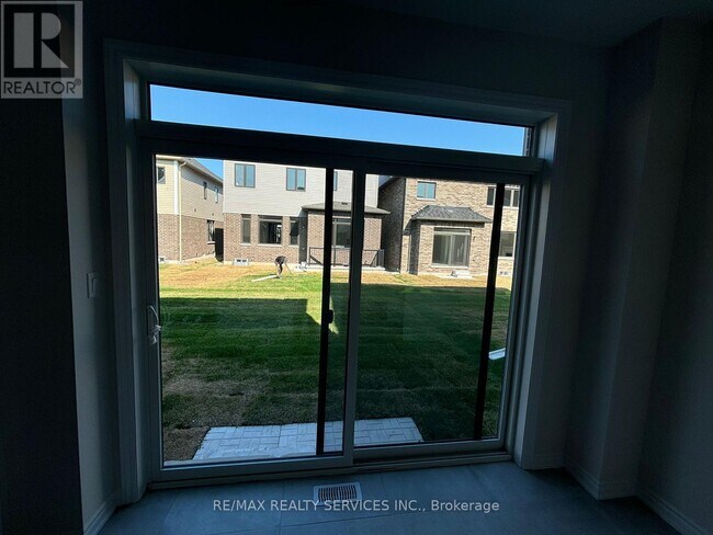 Building Photo - 44 Prudhoe Ter