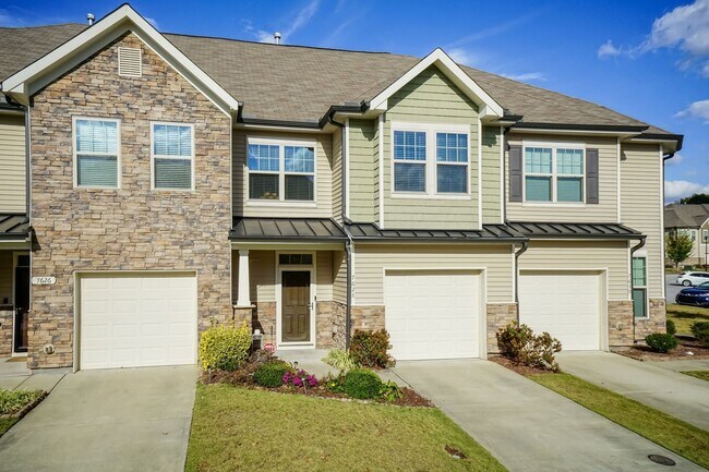 Foto del edificio - Three Bedroom Home!