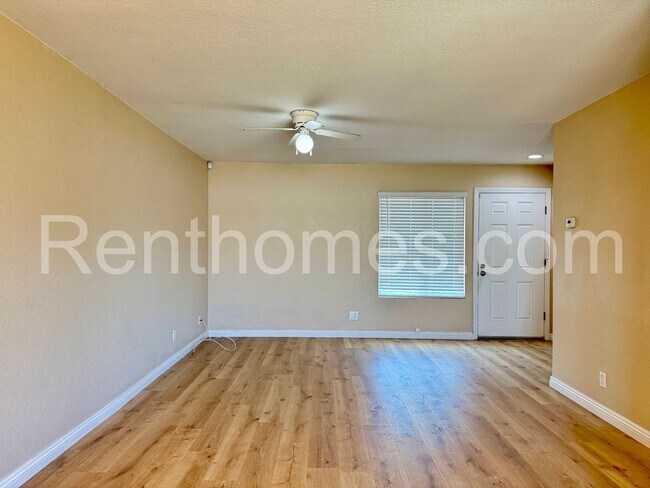 Building Photo - 8606 Ferndale St