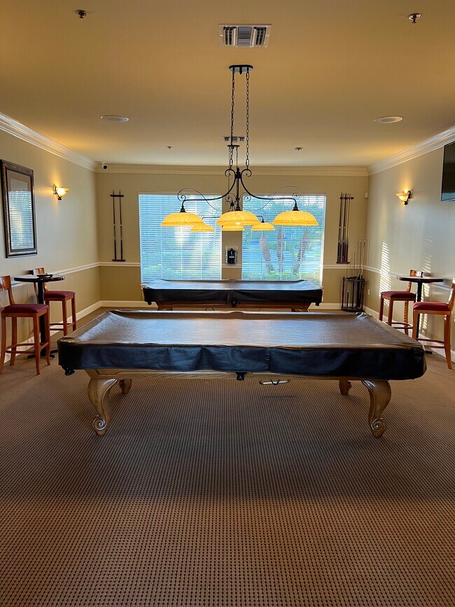 Foto del edificio - 6890 Huntington Lakes Cir