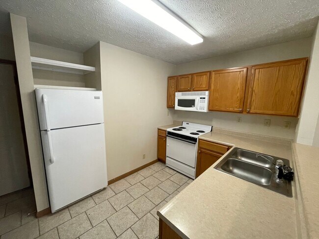 Foto del edificio - 3029 Butterfield Court